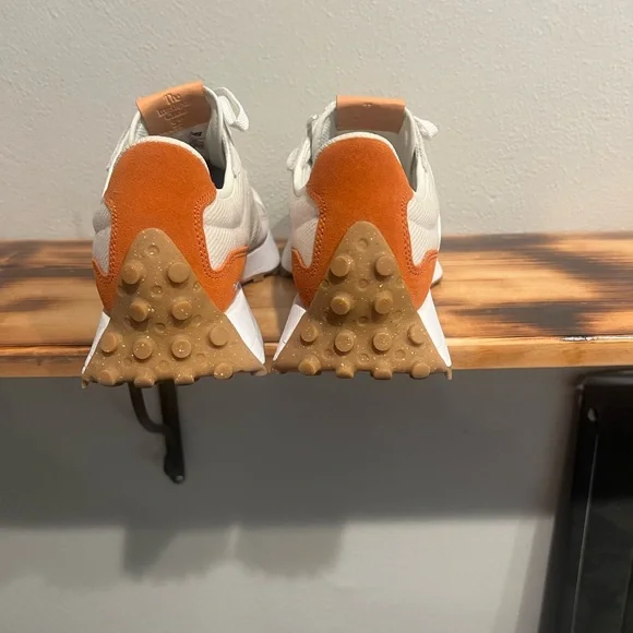 New Balance 327 Sea Salt & Rust size 8 -like new - Picture 5 of 10